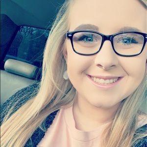 Meet your Posher, Cami